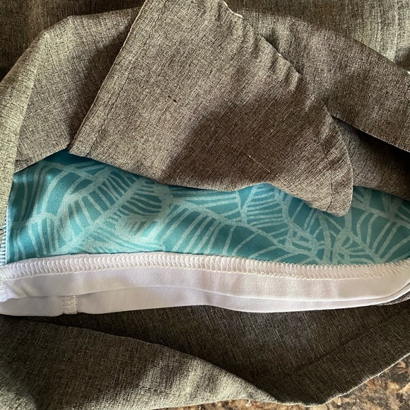 Huk Men’s Swim Trunks Size Small 5.5” Volley Shorts w/ Anti-Chafe Liner - Picture 10 of 10